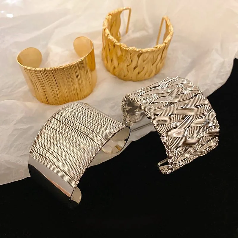 Women Fashion Bangles Designer Inspired Wedding Gold Plated Alloy Copper Jewelry Wide Bracelet Joias De Luxo for Valentines Gift