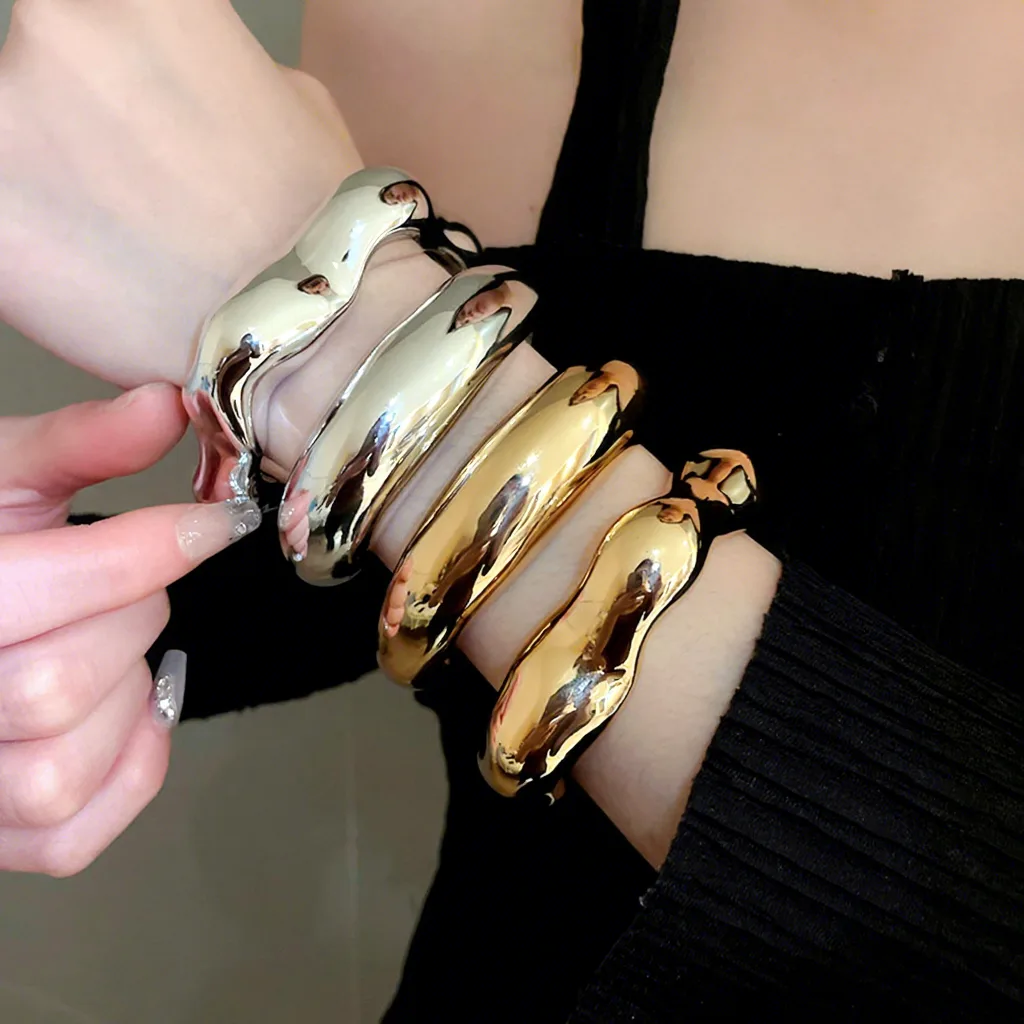 Fashion Classic Smooth Bracelets Gold Plated Alloy Big Wide Bangles Opening for Jewelry for Daily Wear Simple Jewelry view 2