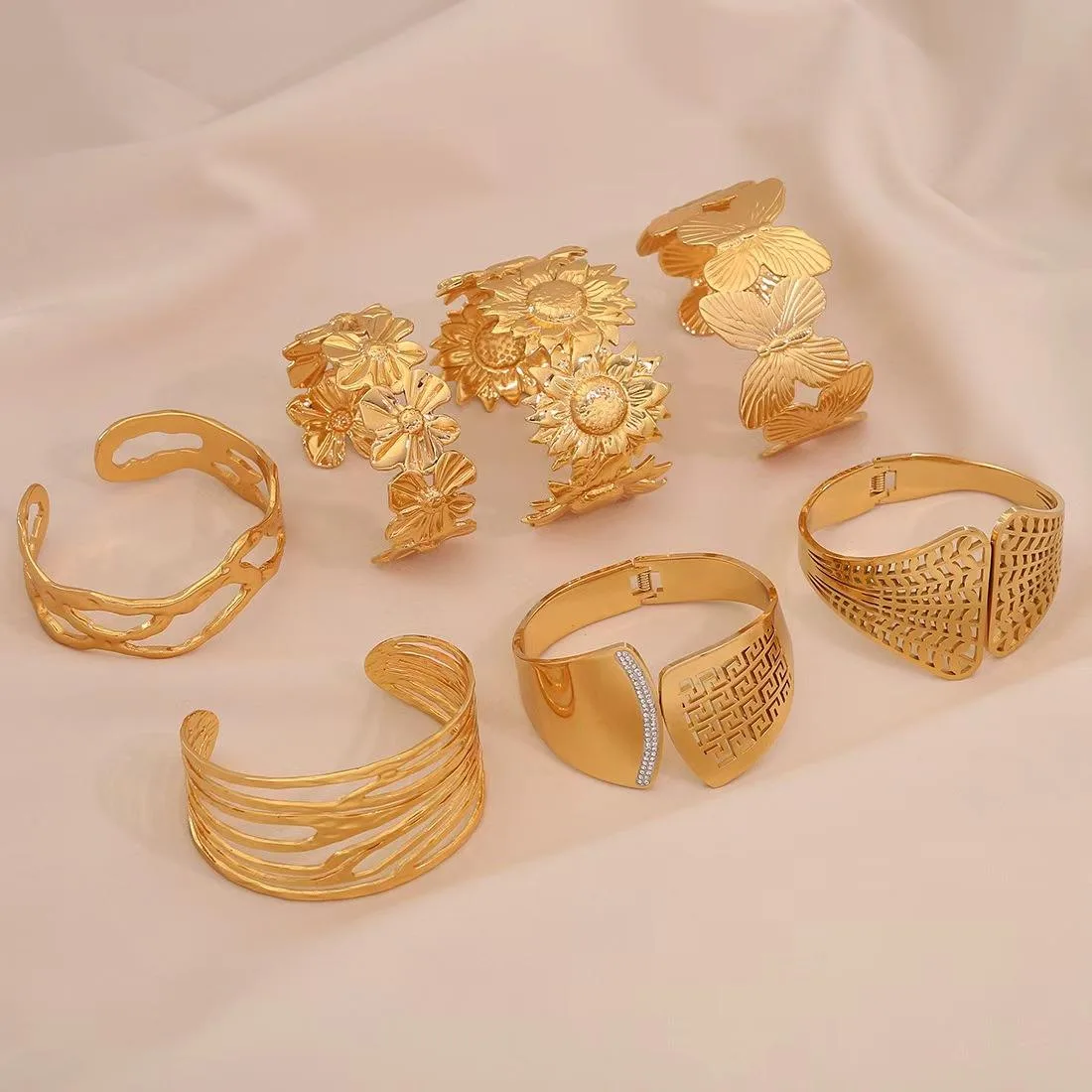 Wholesale Gold Plated Stainless Steel Women's Bangles Custom Irregular Hollow Luxury Accessories Fashion Jewelry for Women view 2