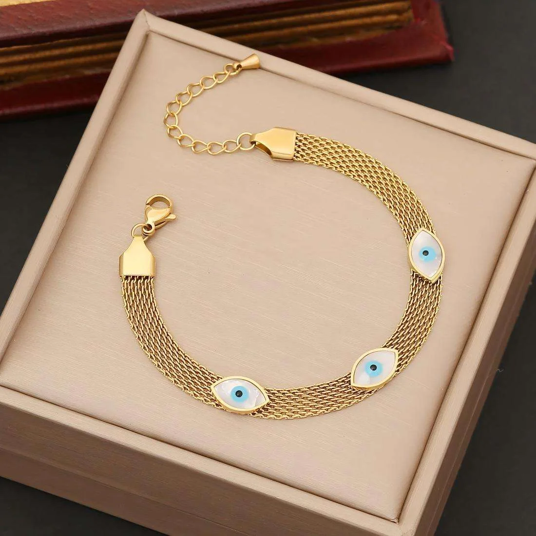 Wholesale Jewelry Exquisite Simple Stainless Steel square Snake-shaped Eyes Temperament Women with Indelible Gold Bracelet. view 2