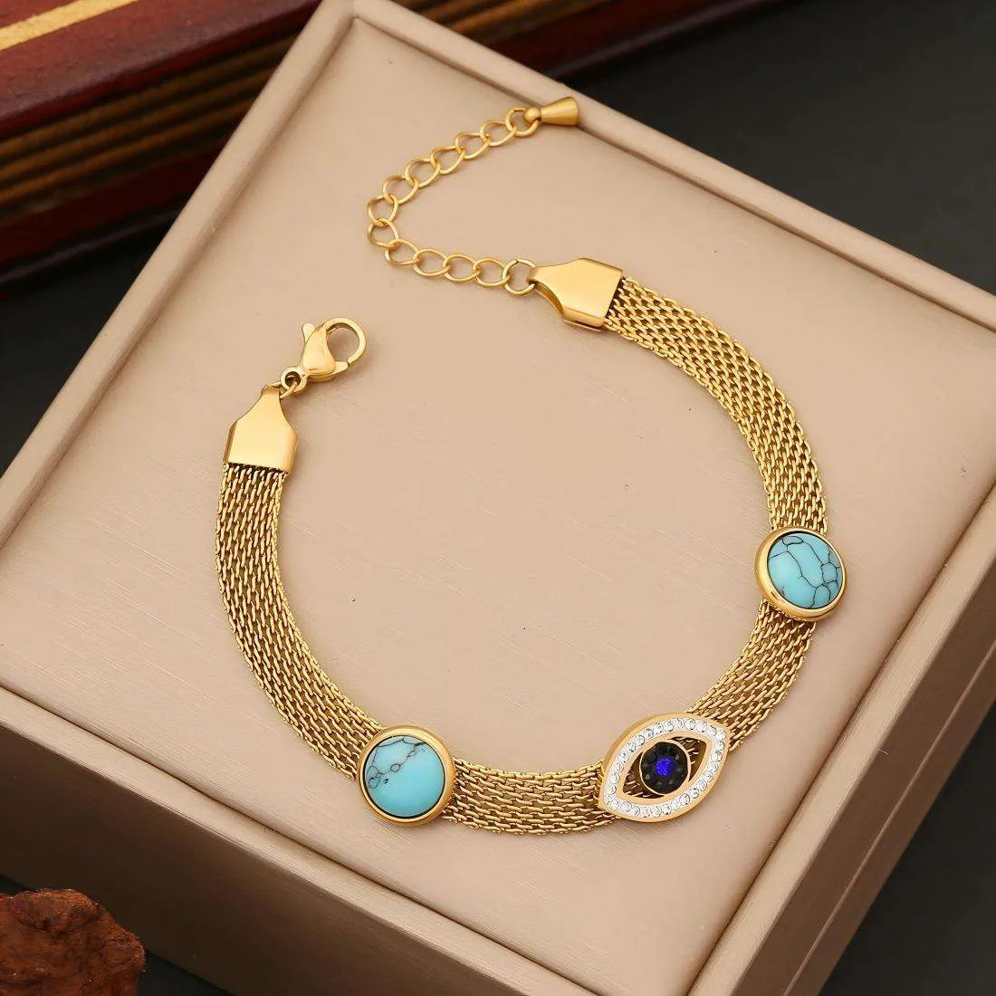 Wholesale Jewelry Exquisite Simple Stainless Steel square Snake-shaped Eyes Temperament Women with Indelible Gold Bracelet. view 3