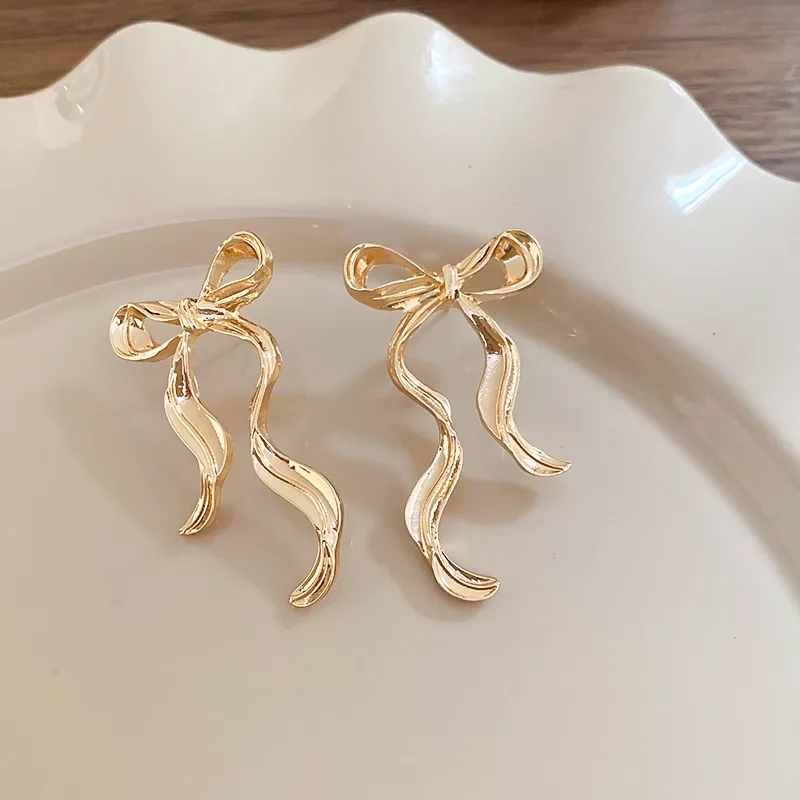 Wholesale Earrings Fashionable and Beautiful Silver Needle Stripe Long Bow Earrings Classic Luxury Jewelry for Women view 2