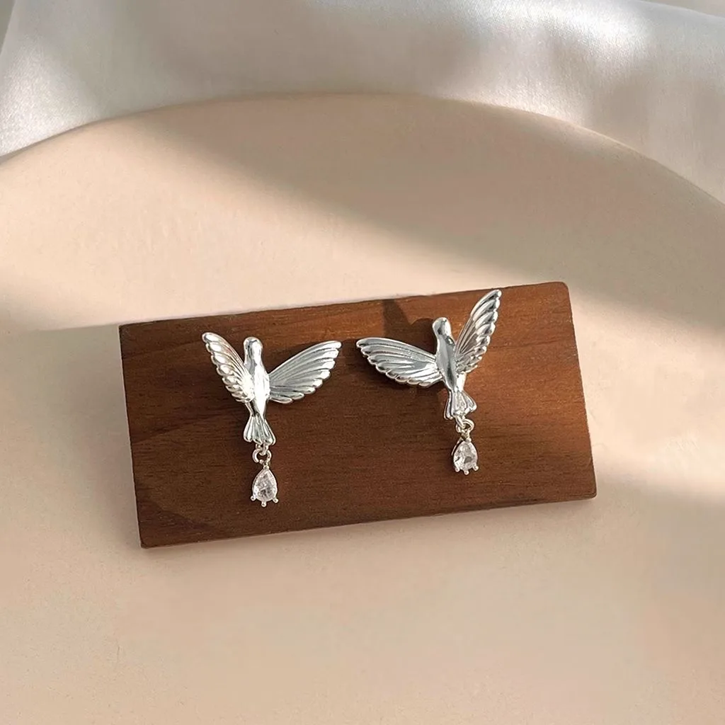 Wholesale Designer Bird Shaped Earrings Peaceful dove Stud Earrings Joias De Luxo Fancy Jewellery for Ladies Women