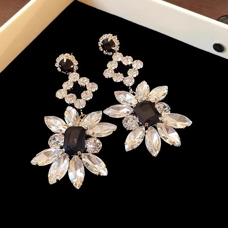 MUXCOR Wholesale Hypoallergenic Needle Fancy Jewellery for Ladies Diamond-encrusted Rhombus Flower Pendant Stud Earrings