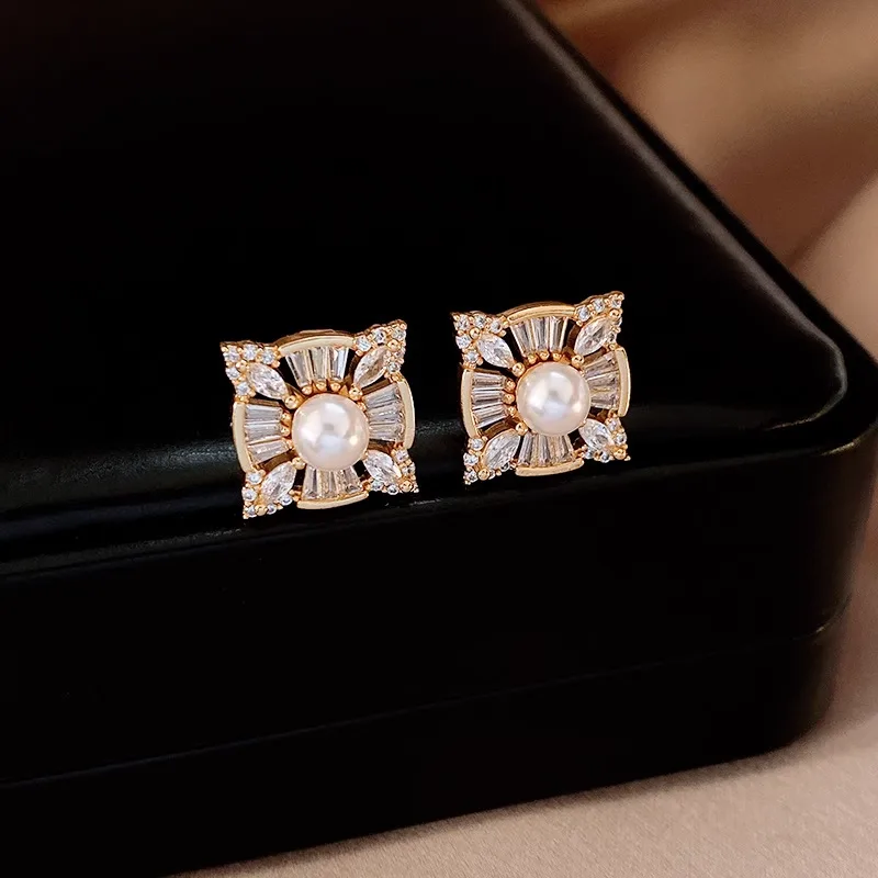 Women square Shape Elegant Imitation Pearl Earrings Classic Trendy Party Jewelry Joias De Luxo Fancy Jewellery for Ladies