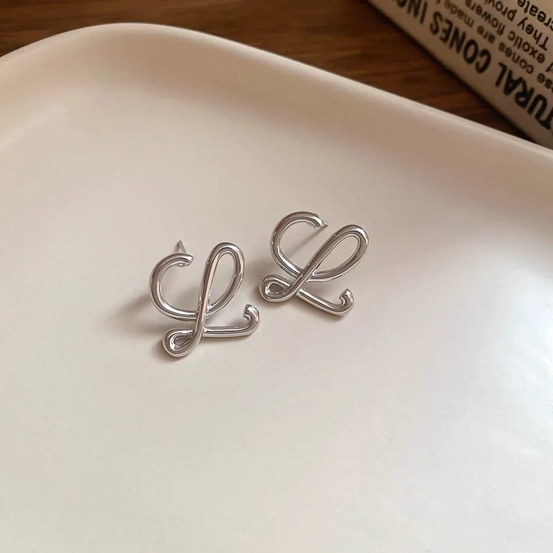 Wholesale Designer Geometric Letter Stud Earrings Fashion Wedding Jewelry Joias De Luxo Fancy Jewellery for Women Ladies