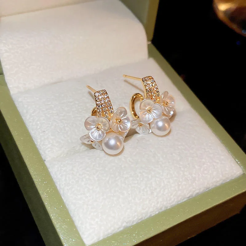Elegant Floral Pearl Stud Earrings with Crystal Accents Exquisite Gold Plated Flower Earrings for Women Daily Wear Party view 2