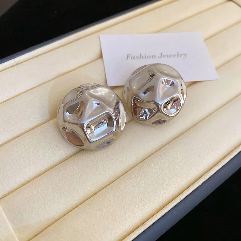 Wholesale Earrings Fashion Jewelry Waterdrop-shaped Flower Irregular Round Stud Earrings Women Classic Wedding Party Earrings view 3
