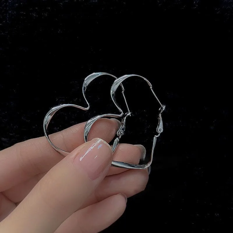 New Wholesale Earrings European American Style Large Distorted Heart-shaped Earring Party Festival Fancy Jewellery for Ladies