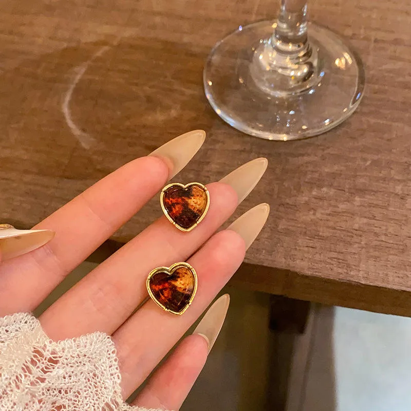 Vintage Gold Plated Bezel Setting Heart-Shaped Stud Earrings for Women High-End Fashion Jewelry Wholesale Wedding Jewelry