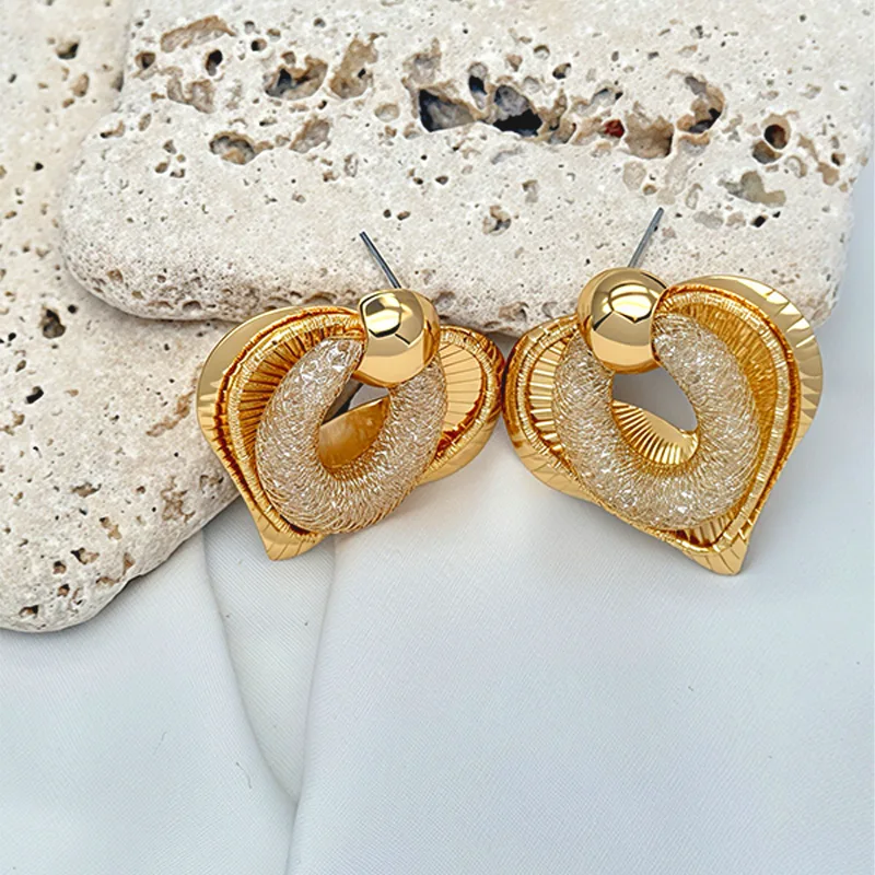 Fashion Designer Statement Earrings Women Heart Chunky Stud Earrings Gold Plated Jewelry for Friend Valentine's Gift view 3