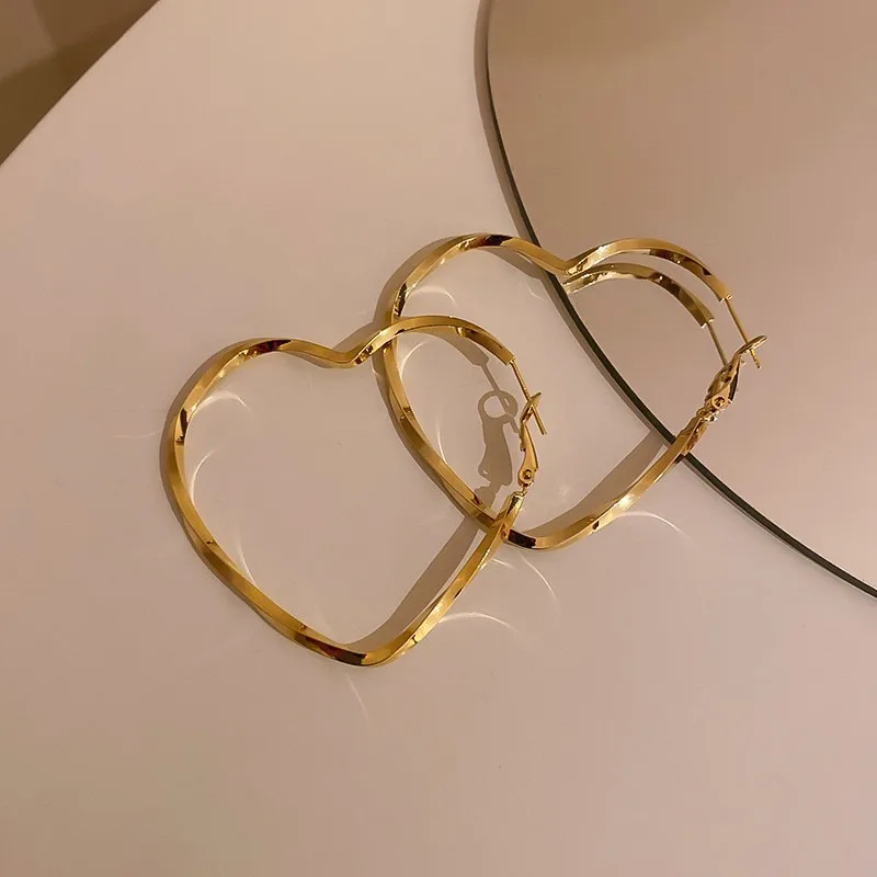 Joias De Luxo Wholesale Gold Heart Hoop Earrings Alloy Oversized Smooth Polished Statement Fashion Jewelry for Women Custom view 2