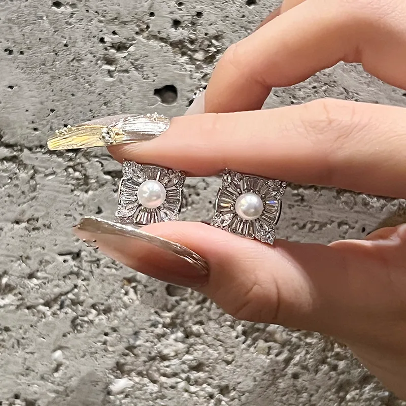 Women square Shape Elegant Imitation Pearl Earrings Classic Trendy Party Jewelry Joias De Luxo Fancy Jewellery for Ladies view 3