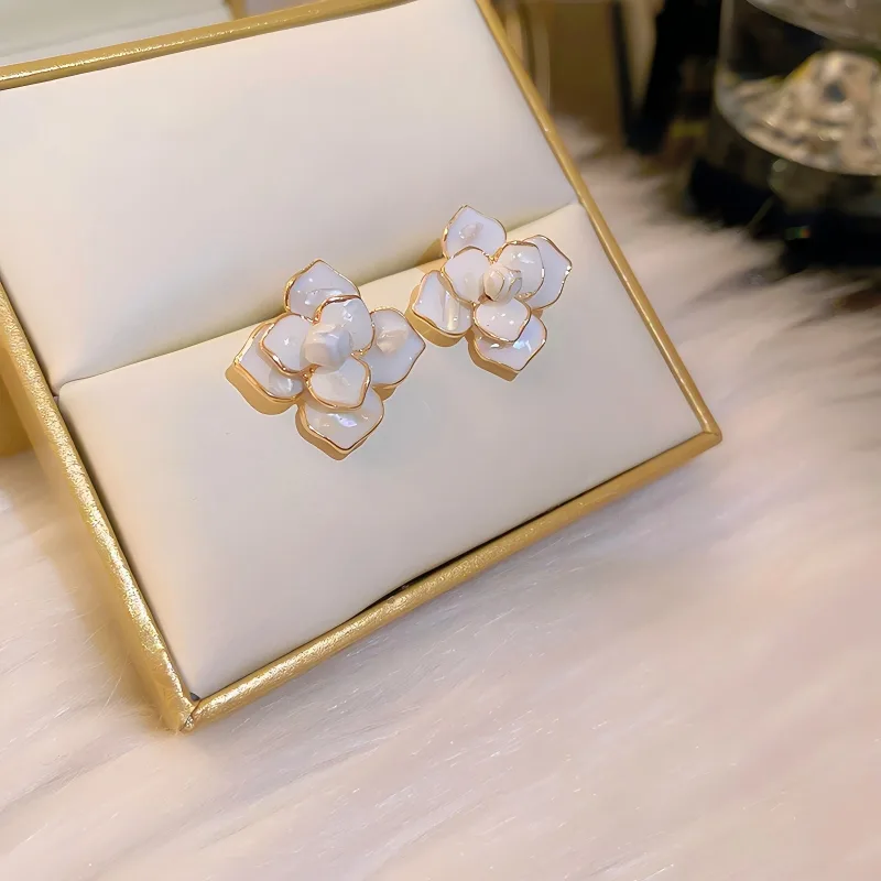 Elegant White Flower Stud Earrings with Gold Trim Exquisite Fashion Jewelry for Women Perfect Daily Wear Parties view 2