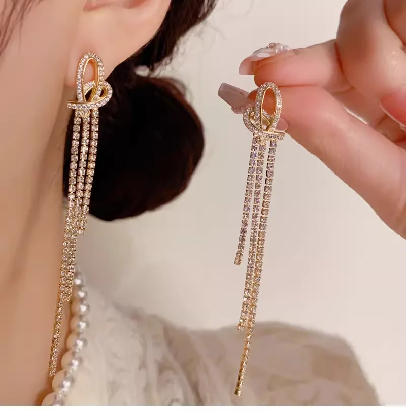 Women Fashion Long Diamond Tassel Fancy Jewellery for Ladies Wholesale Earrings Joias De Luxo Gold Plated Copper Jewelry view 3