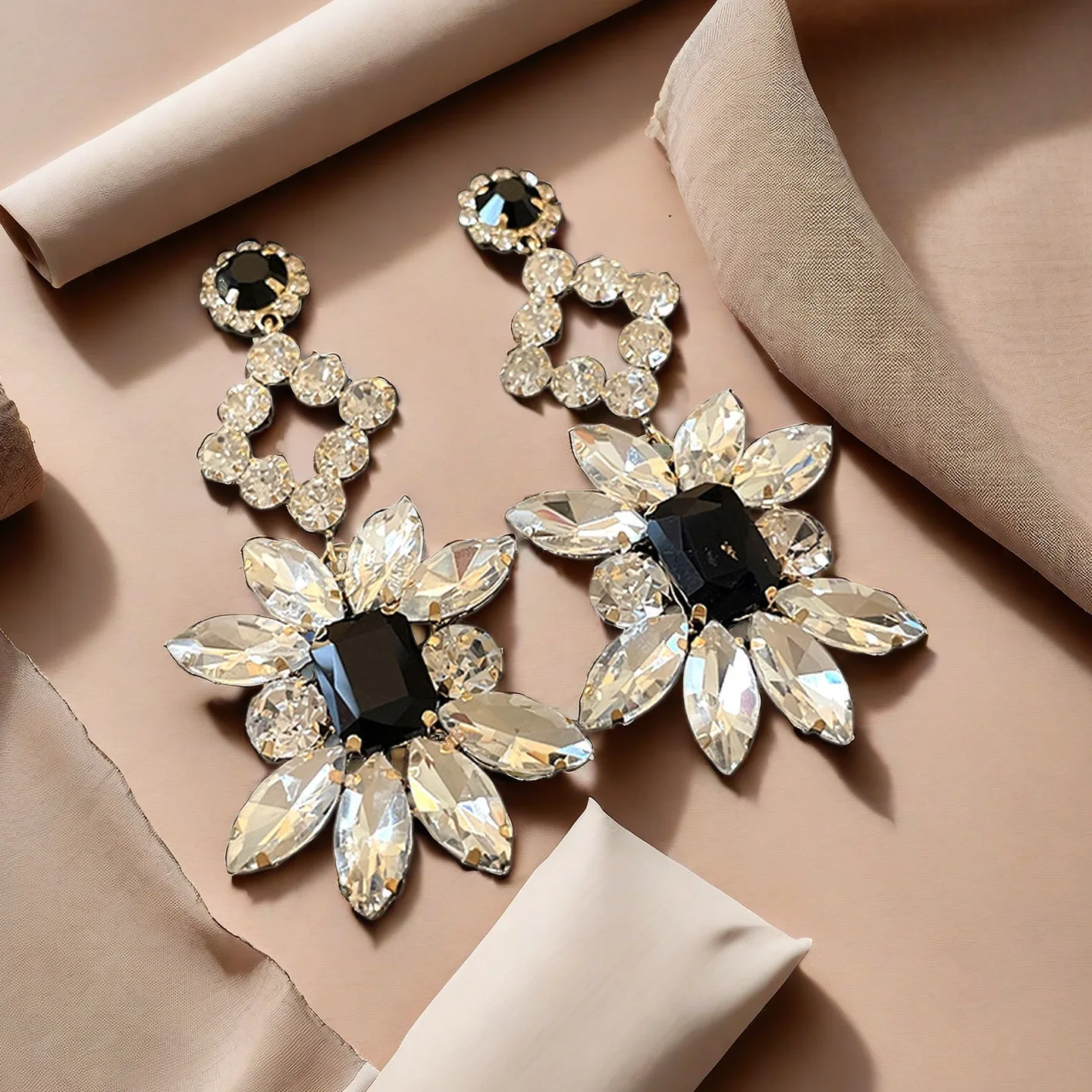 MUXCOR Wholesale Hypoallergenic Needle Fancy Jewellery for Ladies Diamond-encrusted Rhombus Flower Pendant Stud Earrings view 2