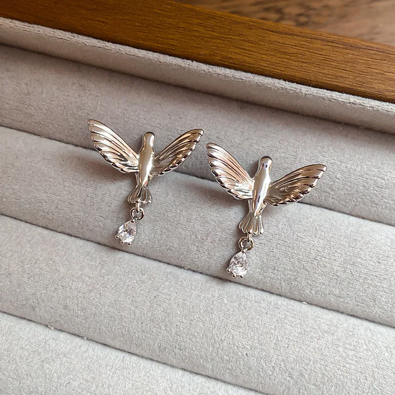 Wholesale Designer Bird Shaped Earrings Peaceful dove Stud Earrings Joias De Luxo Fancy Jewellery for Ladies Women view 2