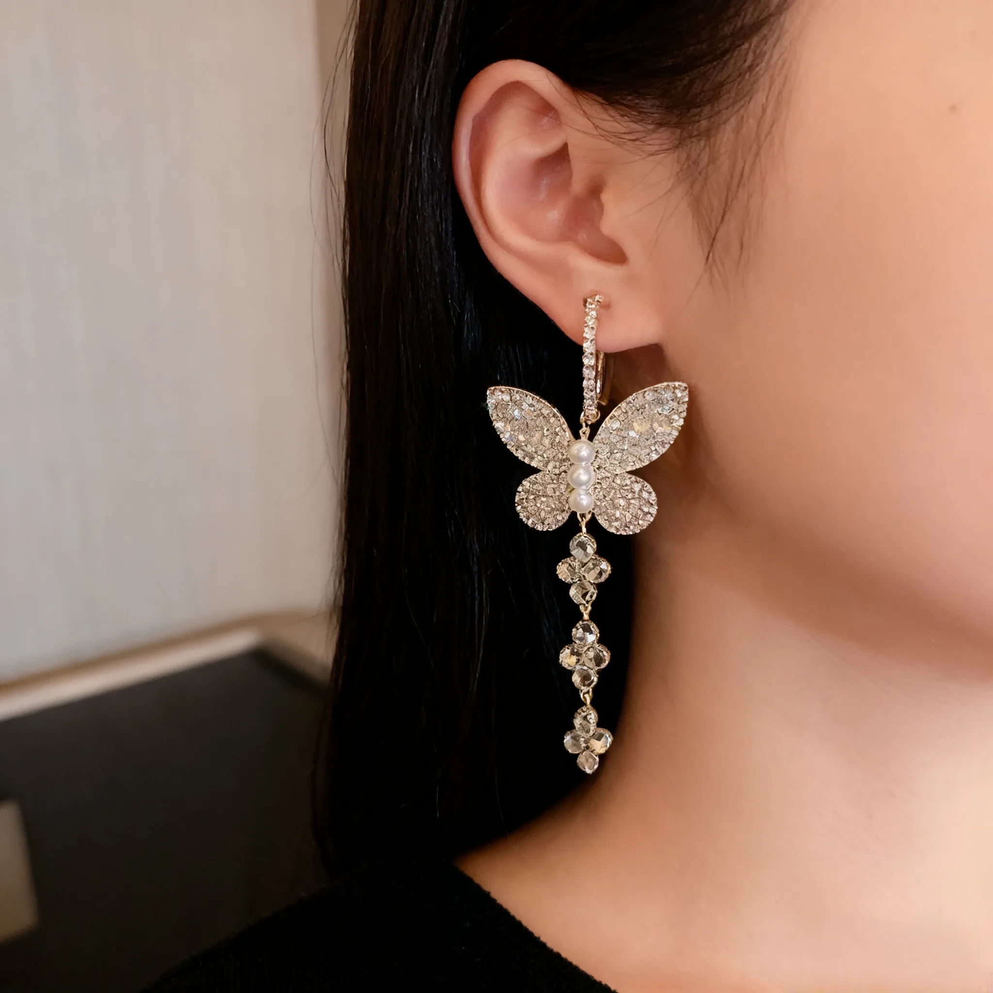 Wholesale Butterfly Tassel Drop Pendant Hoops Earrings Sparkly Rhinestone Alloy Bridal Wedding Fashion Custom Jewelry for Women view 2