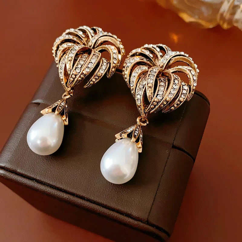 Elegant Trendy Exaggerated Firework Hollow Pearl Pendant Earrings Alloy Silver Needles Diamond Inlays for Women's Christmas