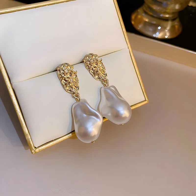 Wholesale Gold Baroque Pearl Drop Silver Needle Stud Earrings Alloy Large Irregular Pearl Elegant Wedding Jewelry for Women