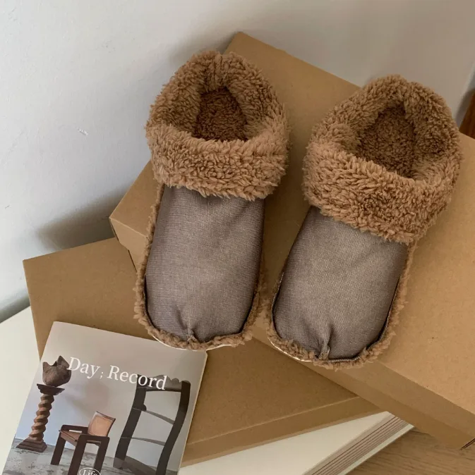 Classic Popular Women Sandals Winter Warm House Slippers Unisex Custom Garden Clogs Shoes Eva Flat Fur Lining Clogs Shoes view 2