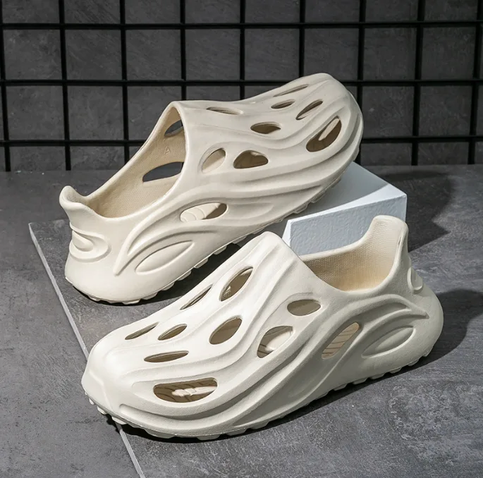 Men Summer Breathable Thick Sole Clogs Outdoor Beach Sandals Wading Shoes Soft Cushioned Lightweight Casual Sandals