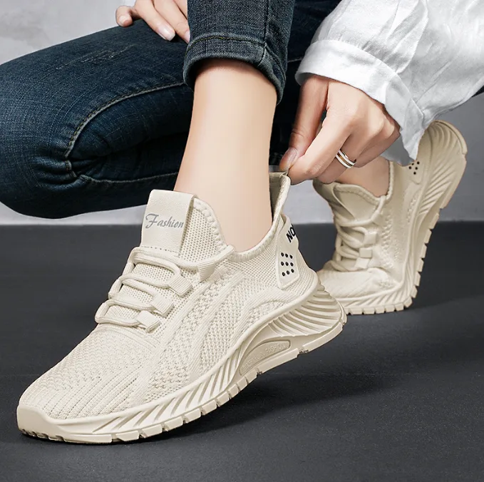 New Summer Fashion Casual Sports Shoes Breathable Trendy Mesh Fly Knit Women Sneakers Wholesale view 2
