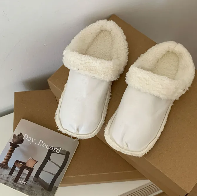 Classic Popular Women Sandals Winter Warm House Slippers Unisex Custom Garden Clogs Shoes Eva Flat Fur Lining Clogs Shoes