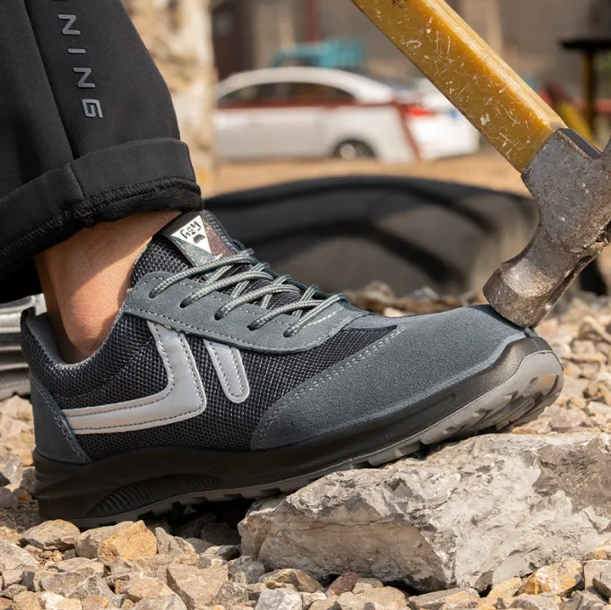 New Arrival Lightweight Suede Mesh Spliced Safety Shoes Insulated Anti Smash Anti Puncture Work Shoes view 2