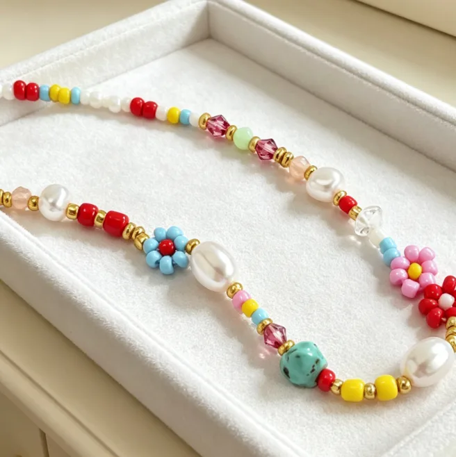 Boho Colorful Seed Beaded Daisy Flower Necklace Handmade Pearl Necklaces fancy for ladies Women Summer Beach Vacation Cute Jewelry