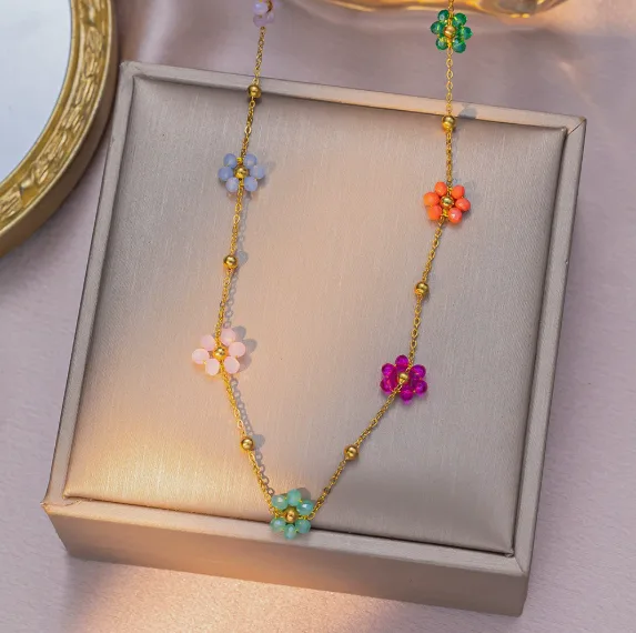 Vintage Colorful Flower Beaded Necklace Dainty Daisy Floral Beads Necklaces for Women Boho Cute Sweet Y2K Trendy Jewelry