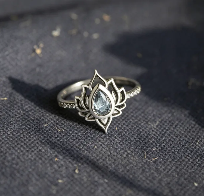 Vintage Silver Flower Rings for Women Unique Retro Style Fashion Jewelry with Pear Zircon Trendy Anniversary Gift Designer Rings